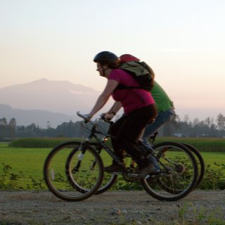 p. 13 Chilliwack Ferry Road Dyke Cycling 